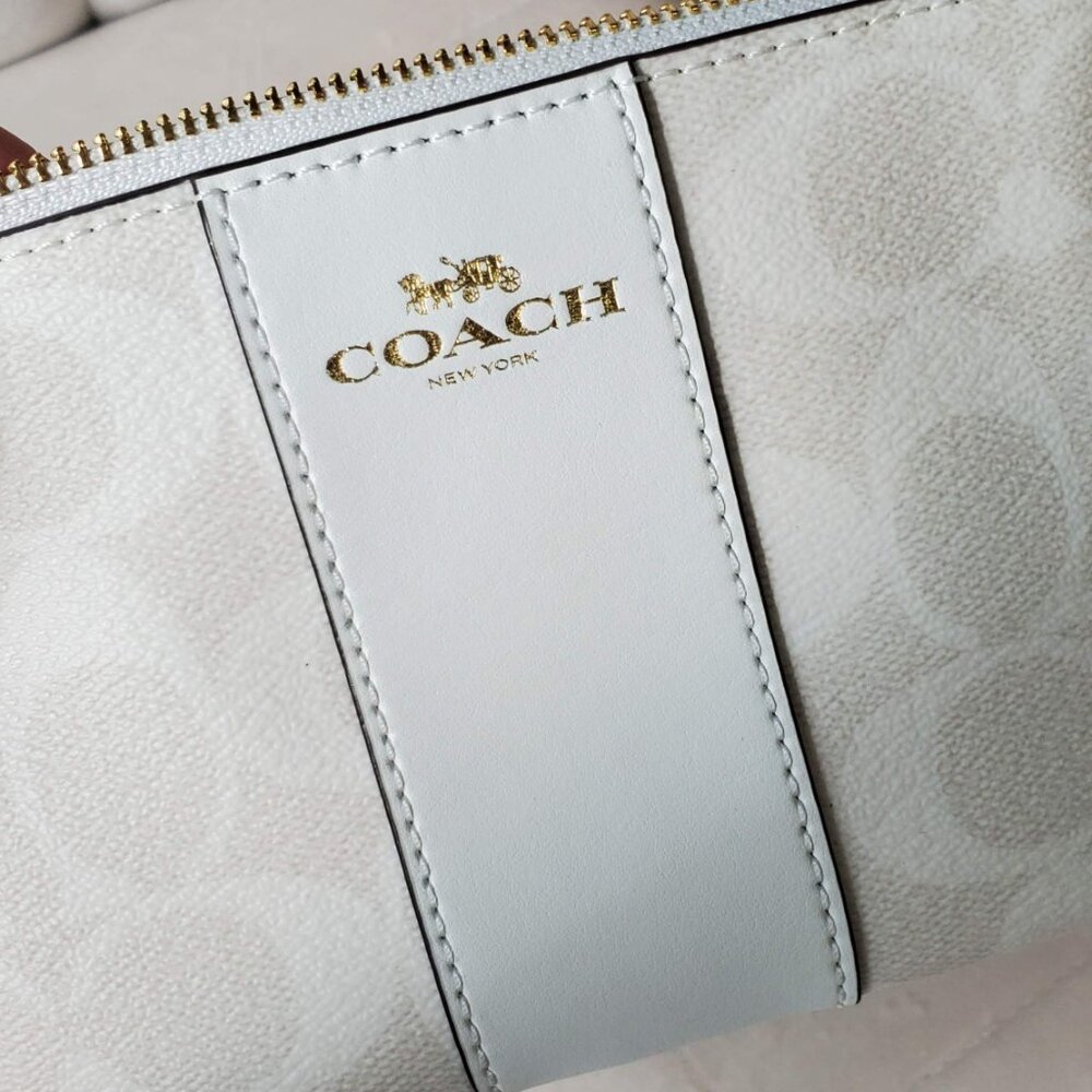 NEW - Coach Corner Zip Wristlet